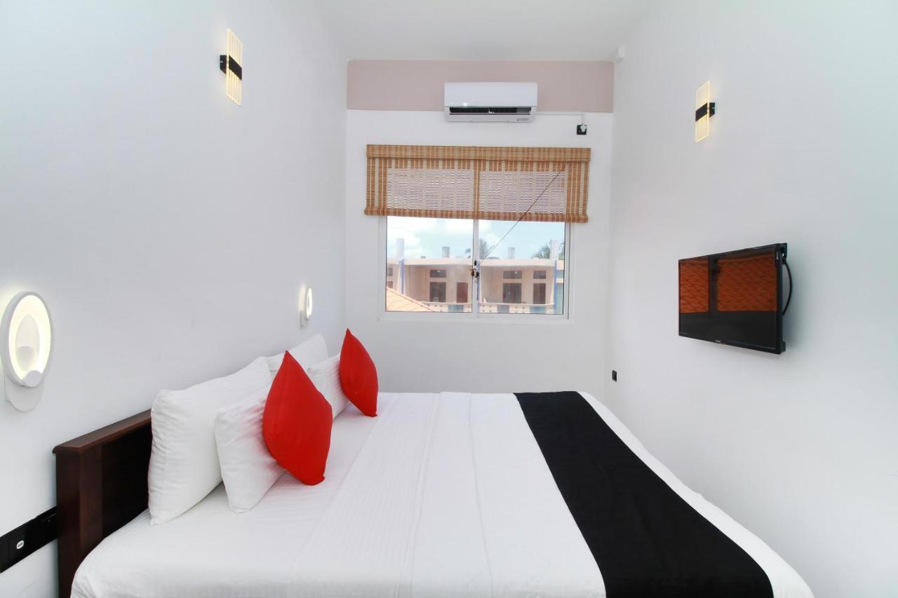 Grace Beach Resort By Travel Corners ネゴンボ エクステリア 写真